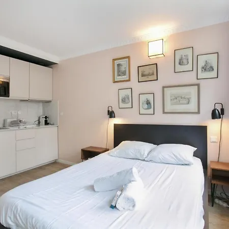 Appartamento Cozy 10 Min From Eiffel Tower Invalides Beaugrenelle Parigi
